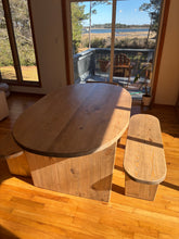 Load image into Gallery viewer, Oval Style Table